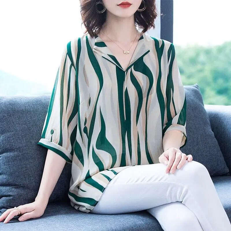 Kaija - V-hals Chiffon Blouse