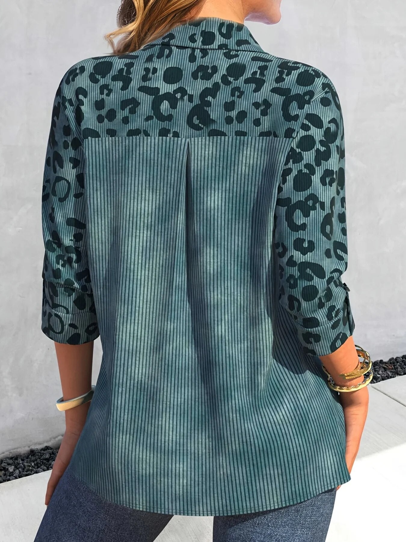 Calliope - Dames Luipaardprint Geribbelde Blouse met Knopen